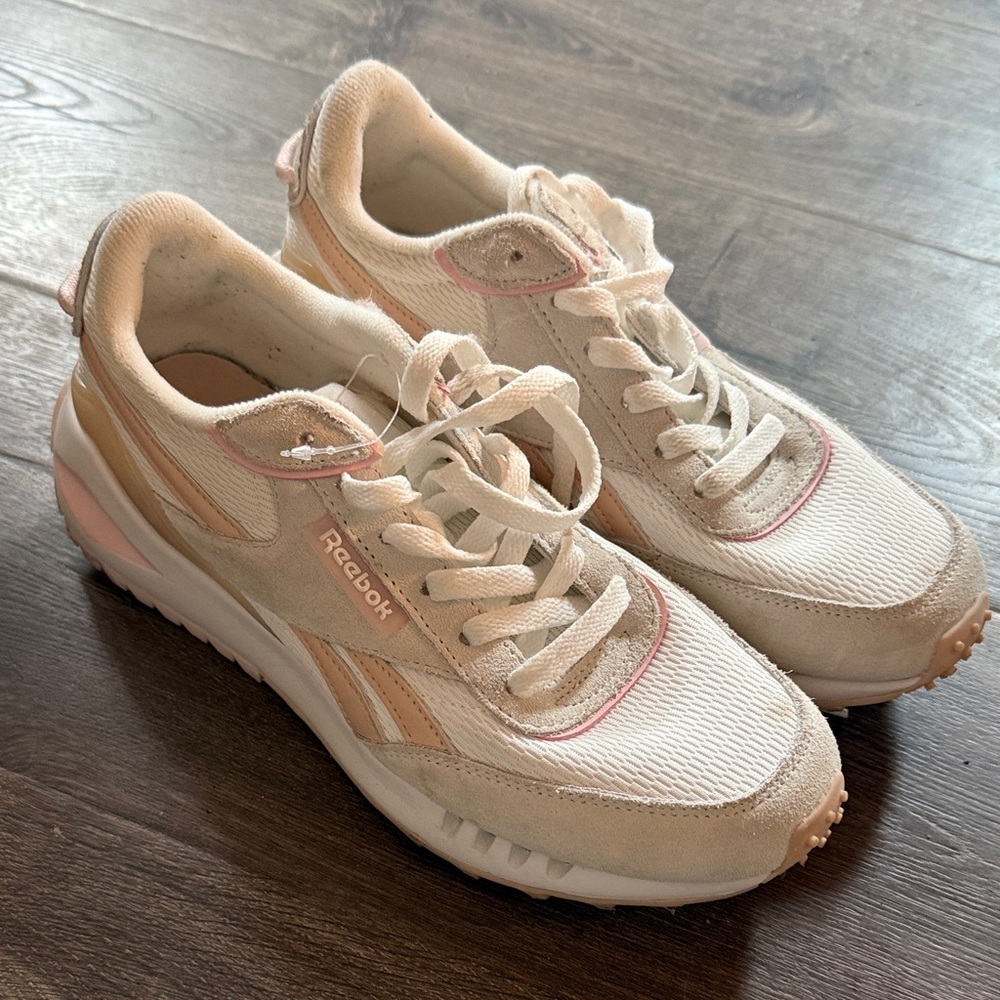 Reebok Women’s Cream and Light Pink Classic Trainer Sneakers